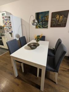 Mladost Apartment - Metro, Airport, Free Parking