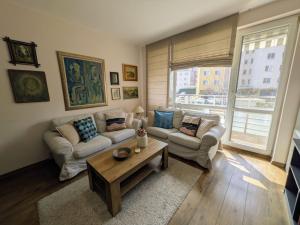 Mladost Apartment - Metro, Airport, Free Parking