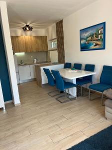 Holiday Home Sunset Azzurro with heating pool