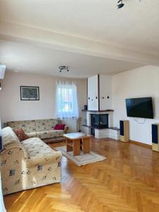 Mandica Holiday Home