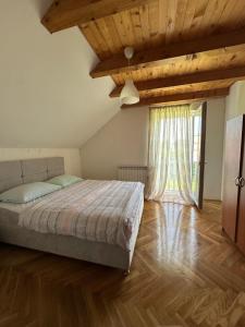 Mandica Holiday Home