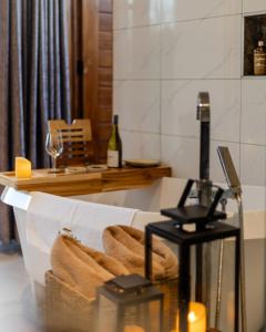 Olkarien Eco Safari Lodge by Acacia Collections