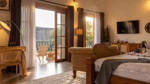 Olkarien Eco Safari Lodge by Acacia Collections