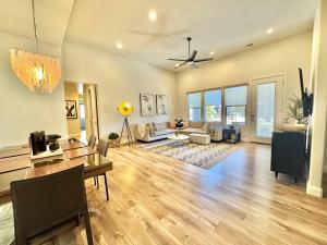 Amazing Modern Ledges Paradise