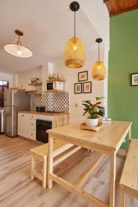 Great condo Close to everything