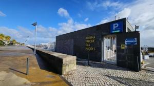 VINA BOAT - Unique Stay in Lisbon Marina