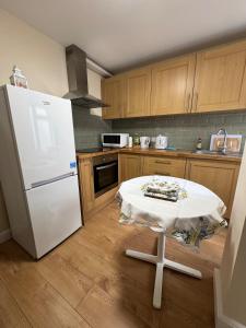 Oxford Headington compact flat beside the Park