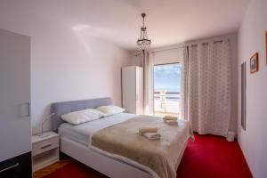 First Row to the Sea, Balcony View, Free Parking