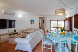 Nature Retreat 5BD WiFi Pool BBQ 1Km Falésia Beach