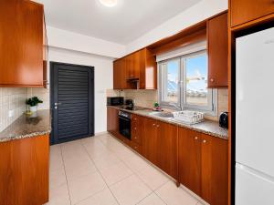Thalassa Central Apartment