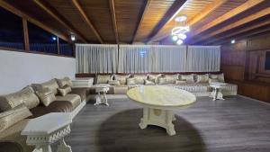 Sea View , Beach , 3BR , McDonalds , TGV , Parking