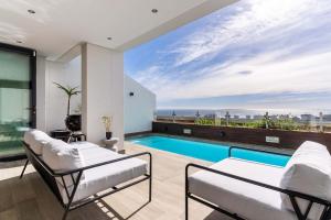 Beautiful Sea Views, Pool & BBQ - Iconic View Green Point