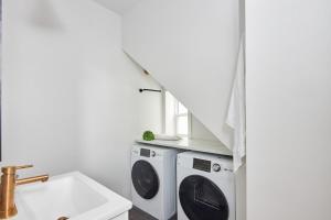 Parking Included- Studio in the Heart of Ottawa