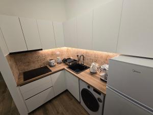 Studio apartment KIKI for 2, near Old Town & Beach, free WiFi