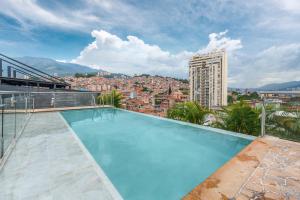 Appartments Pool and Rooftop Downtown Hotel