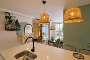 Rare 2BR 2BA Poblado Balconies Walk to Night Life