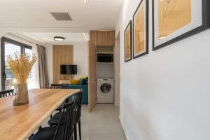 Notias-An Intimate Stay with Private Garden & Pool
