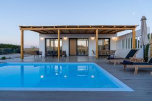 Notias-An Intimate Stay with Private Garden & Pool