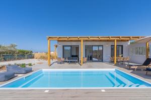 Notias-An Intimate Stay with Private Garden & Pool
