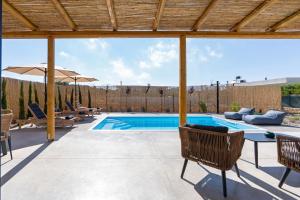 Notias-An Intimate Stay with Private Garden & Pool