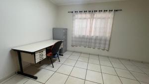 Casa com piscina próxima ao Shopping CG
