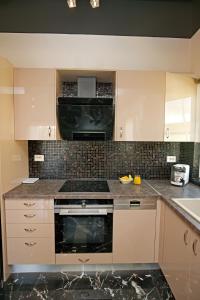Luxury Romantic Seaside Apartment in Varkiza