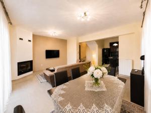 Lirtzis Deluxe Villa