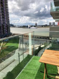 Ace luxury Canary view apartment plus Riverview