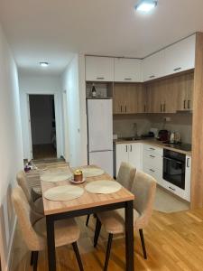 Lux Family Apartment Surcin