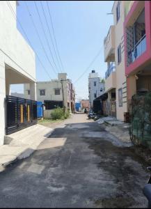 Independent 2BHK Near Airport,Rela,Omega Schl,DLF