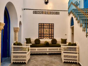 Dar El Nour - Authentic Tunisian Home Steps from the Sea