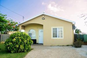 Relax Phoenix Estates -2 bed House 24 hr security