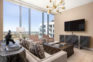 25th Floor Corner - Zen Escape