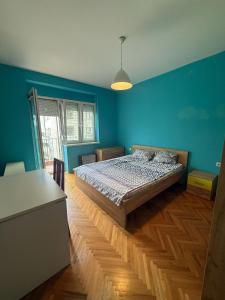 Central spacious apartment with free parking