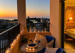 Golden Bay Apartments - Pool & Garden Retreat