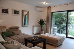 Bianco Deluxe Apartment