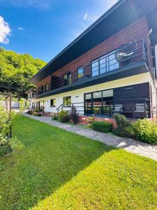 "Wow дача" та "Soloma house" Чан, річка, гори та повне усамітнення