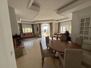 Luxurious Villa with Pool in La Soukra, Ariana