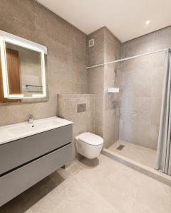 Sea & Park View Apartment - Wifi, Netflix & IPTV