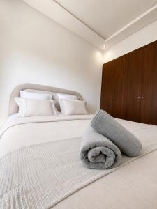 Sea & Park View Apartment - Wifi, Netflix & IPTV