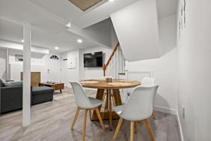 Modern 1BR Garden Apartment • 20 Mins to NYC