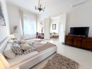 Elegant 125m2 apartment in center of Budapest