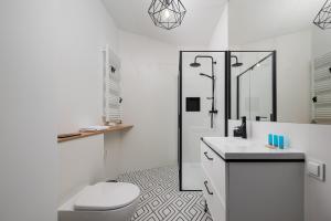 Wiosny Ludów Prestige Apartment by BookingHost
