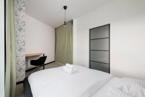 Wiosny Ludów Prestige Apartment by BookingHost