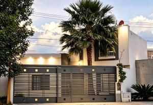 Hogar Entero , Ubicación Ideal cerca de todo