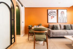 Elite 2BR 2BA Sleeps 5 Parking Downtown Calm AC