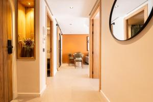 Elite 2BR 2BA Sleeps 5 Parking Downtown Calm AC