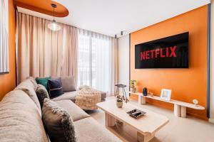 Elite 2BR 2BA Sleeps 5 Parking Downtown Calm AC