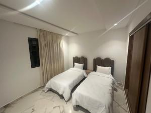 Stylish 2BD 4min to TGV Free Parking & Fast Wi-Fi