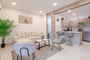 Moderno Apto de Lujo con Balcon Cerca del Mar